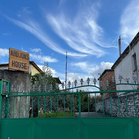 Ardjon House Hostel Berat Exterior photo