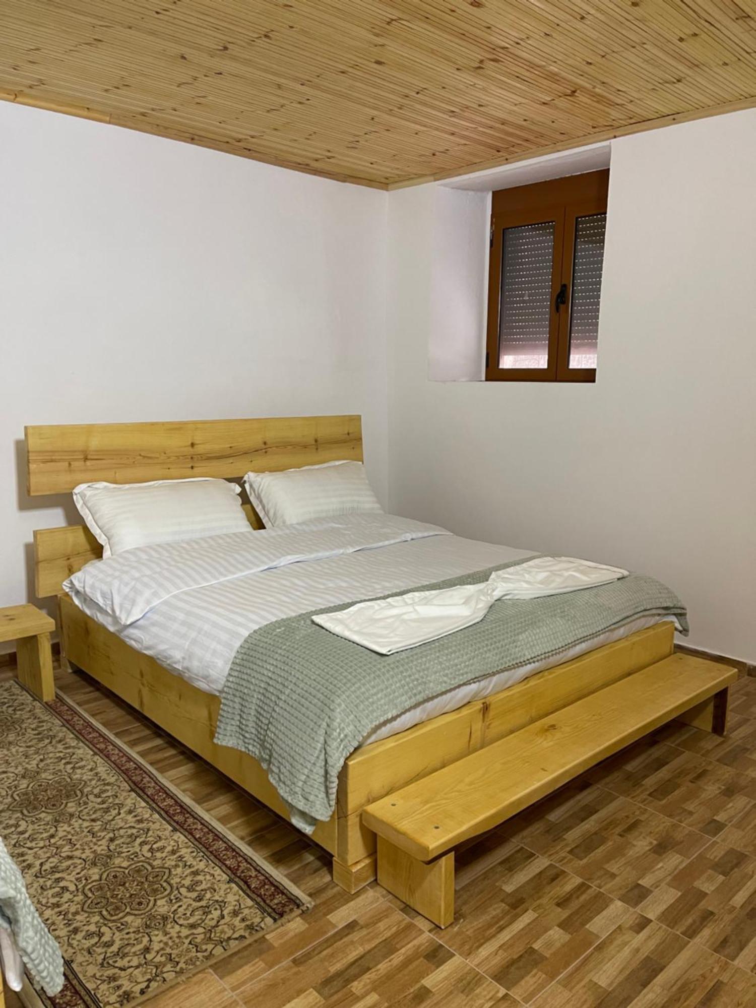 Ardjon House Hostel Berat Exterior photo