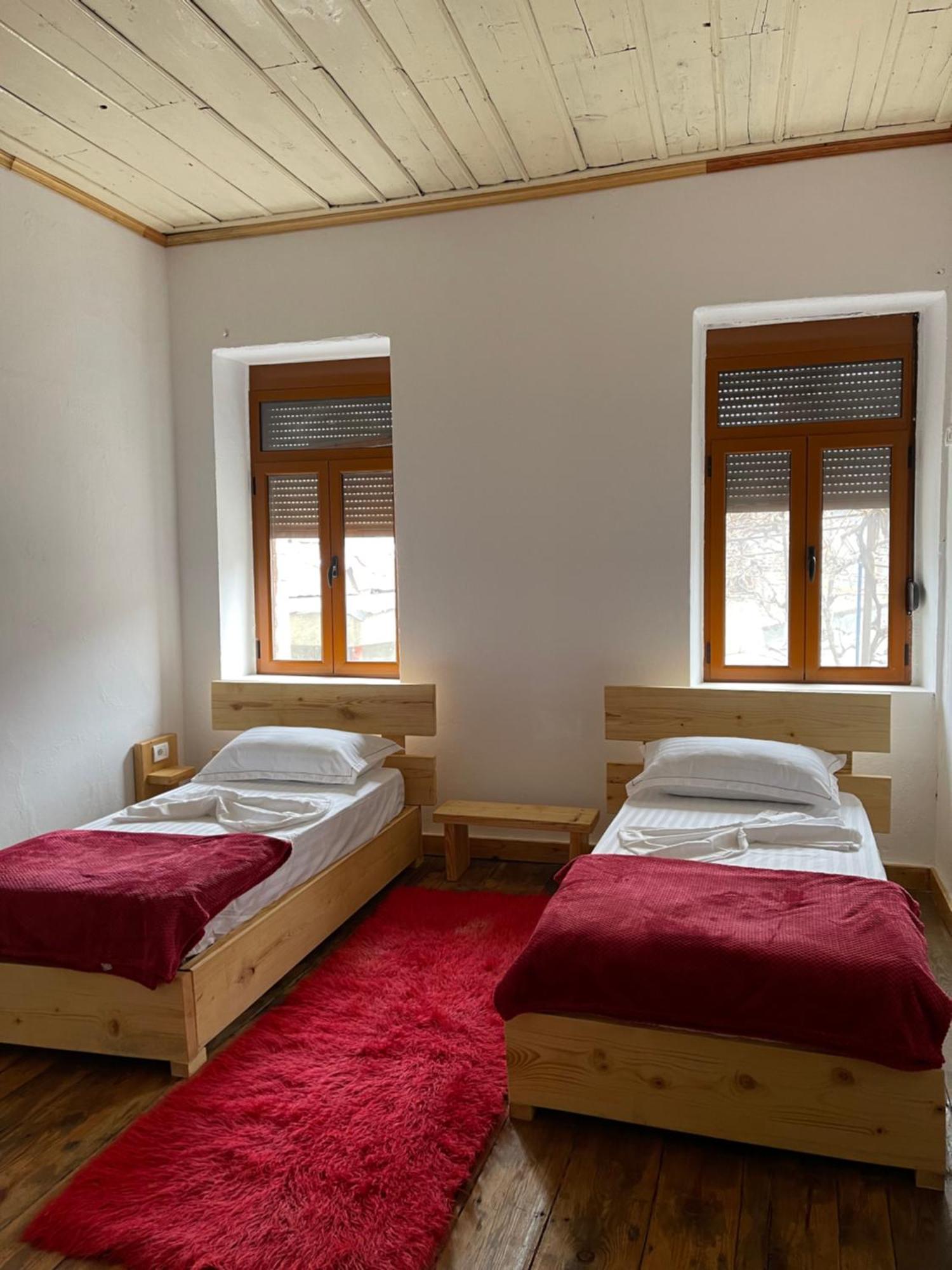 Ardjon House Hostel Berat Exterior photo